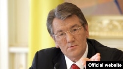 Виктор Ющенко 17-январдагы шайлоодо элдин колдоосун ала албайт өңдүү