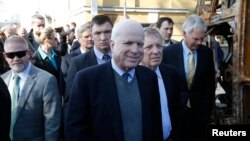 Джон Маккейн на Майдане ў Кіеве 14 сакавіка