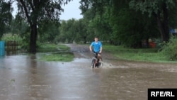 ДСНС очікує «формування значного мiсцевого та схилового стоку з пiдтопленням понижених мiсць, особливо в населених пунктах»