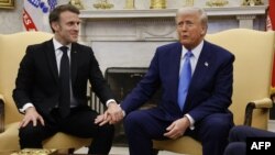 Эманюэль Макрон і Дональд Трамп сустракаюцца ў Белым доме, Вашынгтон, 24 лютага 2025 