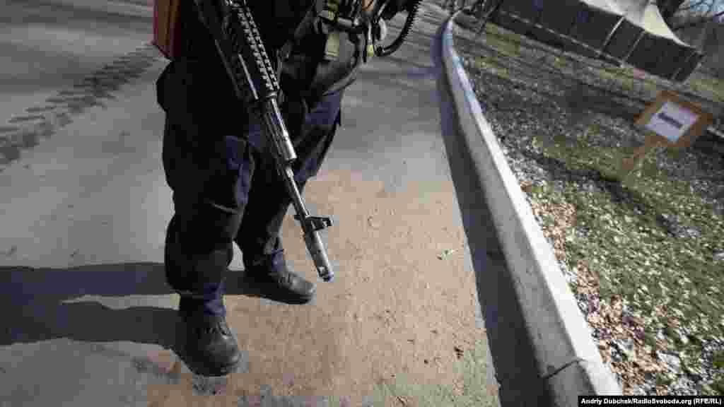 Усі дільниці міста у день виборів охоронялися воєнізованими загонами поліції