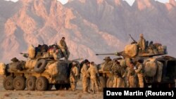 تعداد قابل ملاحظه یی از افغانها در جریان بیست سال گذشته با نیروهای امریکایی و بخش های ملکی آن درافغانستان کار کرده انذ