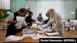 Кыргызстанда парламенттик шайлоого карата ачылган добушканалар сааат 20.00до жабылды.
