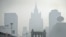 В 2010 году дым от горящих торфяников окутал столицу. В ближайшее выходные в Москву может вновь прийти смог