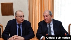 «Հայաստան» համահայկական հիմնադրամի տնօրեն Հայկակ Արշամյանն ու հիմնադրամի նախագահ, հիմնադրամի հոգաբարձուների խորհրդի նախագահ Արմեն Սարգսյանը, արխիվ