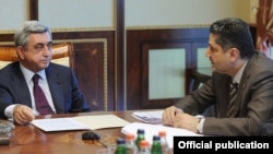 Նախագահ Սերժ Սարգսյանը և վարչապետ Տիգրան Սարգսյանը կառավարության նիստի ժամանակ, արխիվ