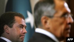 Президент Дмитрий Медведев и министр иностранных дел Сергей Лавров