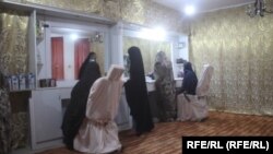 آرشیف - یک آریشگاه زنانه در ولایت فراه