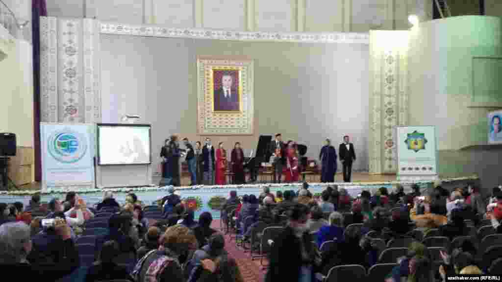 Mozart konsertiniň soňy.&nbsp;