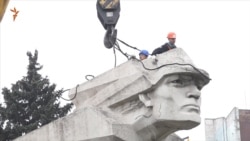 У Запоріжжі «декомунізували» останній великий пам'ятник (відео)