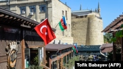 Столиці під час війни: погляд із Баку та Єревану – фотогалерея