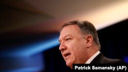 مایک پومپیو وزیر خارجه امریکا در جریان یک کنفرانس خبری در واشنگتن. April 8, 2019