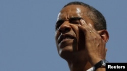 Президент Обама Айова университетиндеги жолугушуу алдында. 28-август, 2012