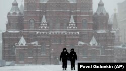 Кызыл аянттагы тартип коргоо кызматкерлери, Москва, 31-март 2020-жыл. 