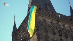 Український прапор на празьких вежах