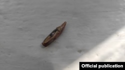 Оорукананын терезесине тийген ок.