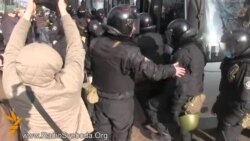 Внутрішні війська поспіхом їдуть з Києва