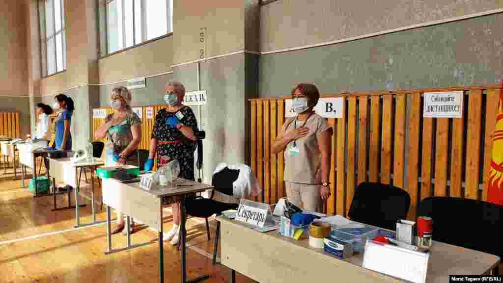 Бишкектеги шайлоо тилкелеринин бири.