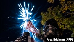 Тисячі людей на вулицях американських міст, в тому числі у столиці США Вашингтоні, святкували напередодні перемогу Джо Байдена