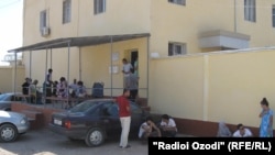 Бинои боздоштгоҳи муваққатӣ.