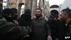 Əhməd əş-Şəraa Əməvi məscidində.