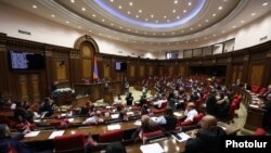 Ազգային ժողովում Կառավարության անդամները պատասխանում են պատգամավորների հարցերին, արխիվ