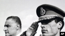 Муаммар Каддафи сүрөттөрдө