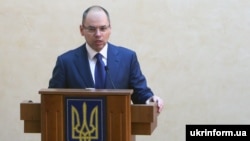 Після оприлюднення указу про його відсторонення Максим Степанов заявив, що відмовляється йти у відставку