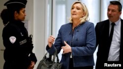 Մարին Լե Պեն, արխիվ