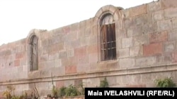 Демонтаж решено приостановить до тех пор, пока специальная комиссия не разберется в том, кому все же принадлежало спорное здание