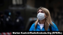 Згідно з рішенням уряду, ті, хто приїжджає з-за кордону, має проходити обов'язкову обсервацію