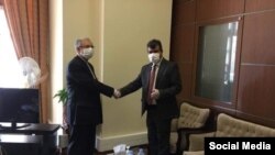 عبدالغفور لیوال سفیر افغانستان در تهران (راست) را مقام‌های ایرانی احضار کردند