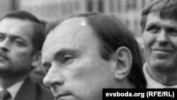 Лявон Дзейка на плошчы ў жніўні 1991 г.