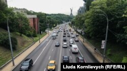 Наразі по Україні автоматично фіксують правопорушення 60 приладів