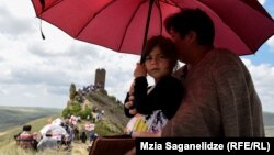 Грузинские власти неоднократно призывали активистов не накалять ситуацию вокруг монастырского комплекса