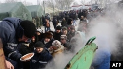 Мешканцям Авдіївки роздають гарячу їжу, 1 лютого 2017 року