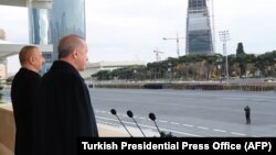 Ильхам Алиев и Реджеп Тайип Эрдоган на параде в Баку