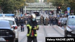  از بازداشت  یک افغانِ چاقو به دست در فرانسه.