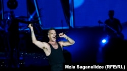 Робби Уильямс во время своего концерта в Грузии, май 2016 года