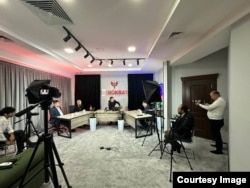 Demokrat.uz studiyasi.