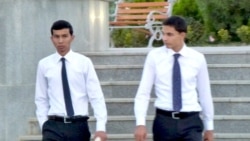 Türkmenistanyň 'çuňlaşdyrylan student problemasy' ykdysadyýeti synaga salýar