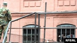 Все, кто может получить статус политзаключенного, находятся в тюрьмах или проживают за рубежом