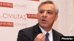 Armenia -- Former Foreign Minister Vartan Oskanian speaks at an event organized by his Civiltas Foundation.