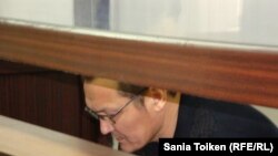 Шариполла Сайфуллин Атырау қалалық сотында. 20 сәуір 2011 жыл.  