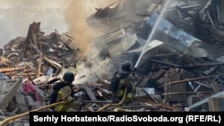 Пожежні ліквідовують наслідки бомбового удару по Краматорську 31 липня 2025 року