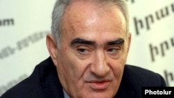 Գալուստ Սահակյան, արխիվ