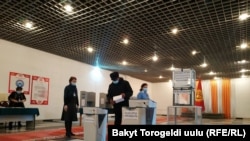 Бишкек шаарындагы №1053 шайлоо участогу. 10-январь, 2020-жыл.