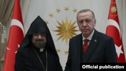 Պոլսո Հայոց պատրիարք Սահակ արքեպիսկոպոս Մաշալյանը և Թուրքիայի նախագահ Ռեջեփ Էրդողանը, արխիվ