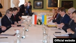 Представники України і Польщі на переговорах у Варшаві, 16 лютого 2018 року