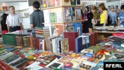 Книг - все больше, читателей - все меньше